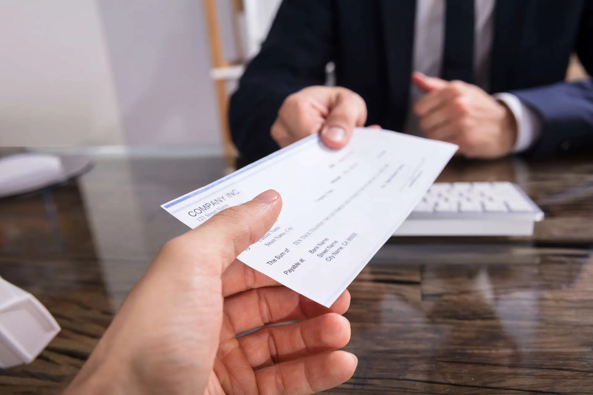 Security Cheque in the UAE: Meaning, Uses, Risks And Your Options.